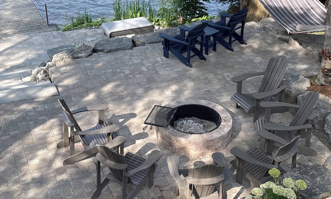 Utterson Cabaña | Beautifully Renovated Muskoka Cottage with Hot Tub on Pristine Skeleton Lake