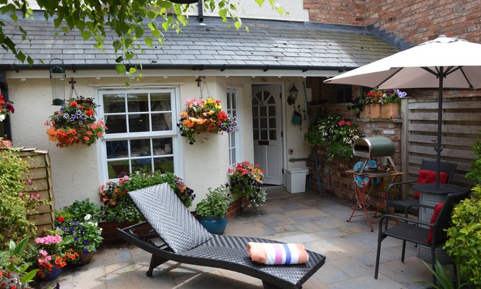 Chester Cabaña | Beautifully renovated cottage / Barn Conversion