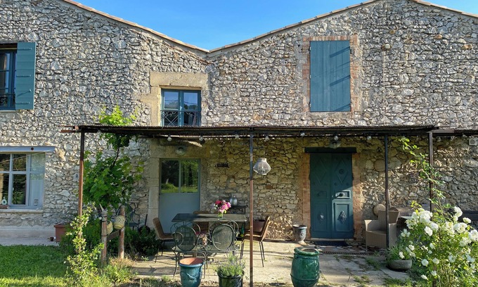 Dions Casa | Beautifully renovated house with swimming pool in the Gard near Uzès 3 bedrooms and private bathroom