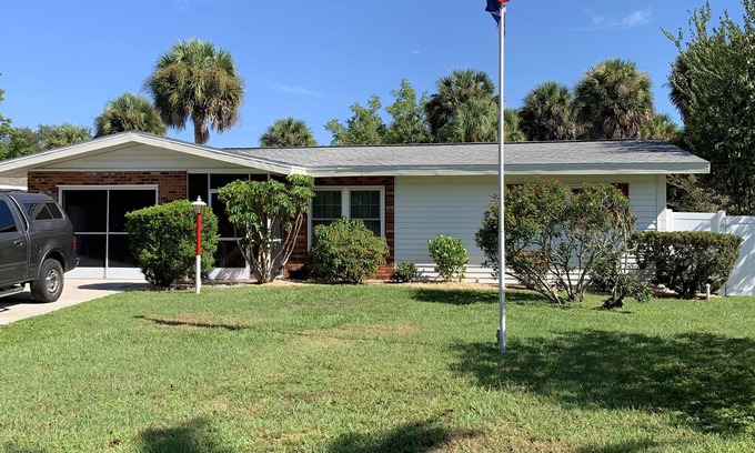 Venice Casa | Beautifully Renovated Pool Home only 1.9 miles to the BEACH!