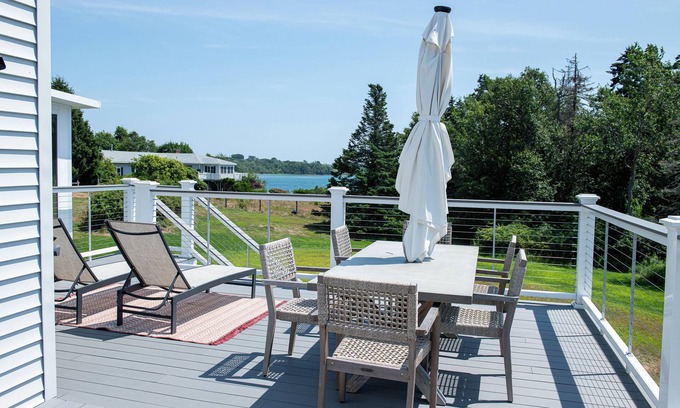 Mid-Coast and Islands Casa | Beautifully renovated 4BR, 2BA pet friendly home with ocean views and access