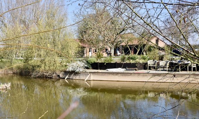 Langrick Casa | Beautifully restored 18th century Barn