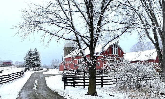 Metamora Casa | Beautifully restored 1890 barn sleeps 14