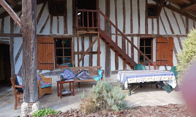 Pinderes Otro | Old farmhouse in the forest