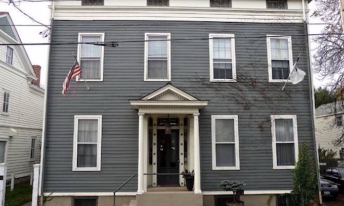 Hudson Casa | Bellamente restaurada casa de 3 familias en el centro de Hudson, NY - Capacidad para 16+
