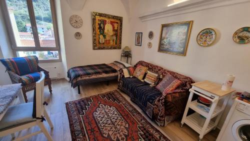 Dolcedo Apartamento | Beautifully restored romantic apartment in the centre of historic Dolcedo