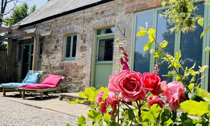 Truro Cabaña | Beautifully restored Victorian Coachhouse