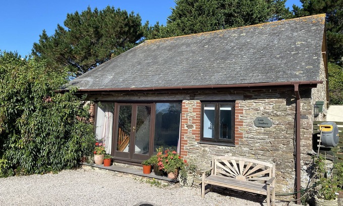 Burgh Island Cabaña | Beautifully situated comfortable cottage and pottery, a perfect holiday base