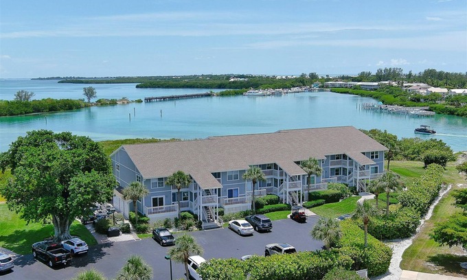 Boca Grande Condominio | Beautifully Updated Bayview Condo #40 w/ amenities and sleeping 4 in ultra comfort!