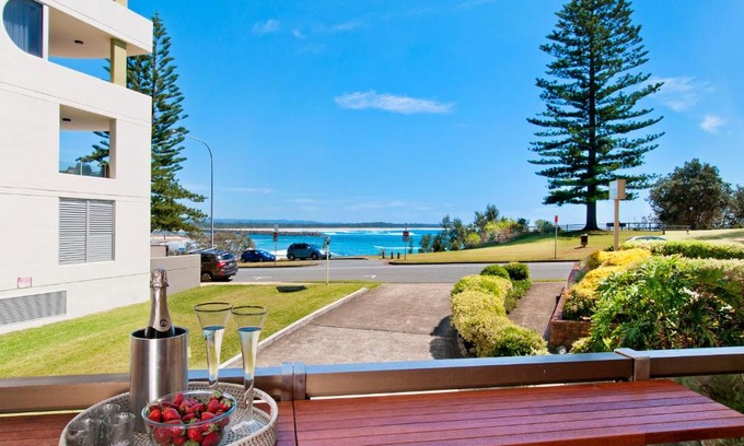 Port Macquarie Apartamento | Beauty at the Beach - modern beachfront apartment