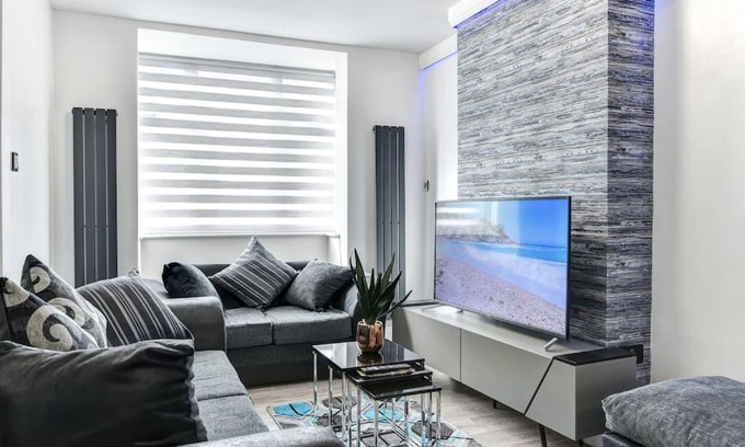 Newhaven Casa | Beauty Close to Coast, Stunning interior, By Air Premier