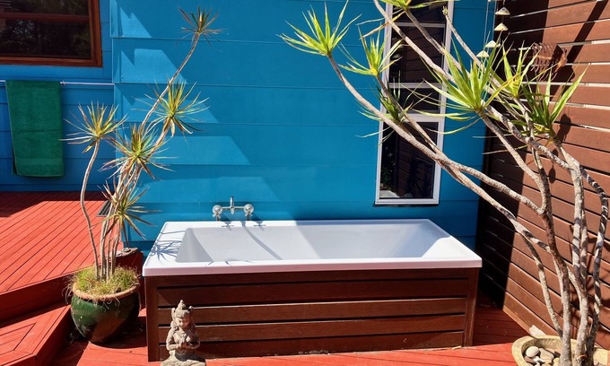 Wallaga Lake Casa | Beauty Point Beach House: elegant bright comfortable pet and people friendly.nnn