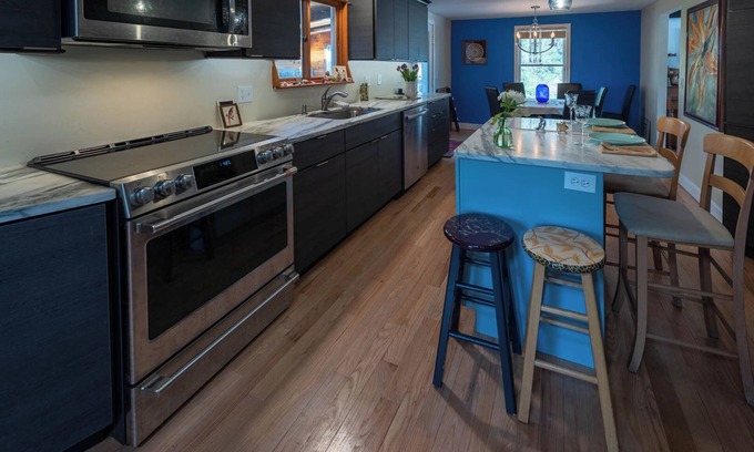 Kingston Casa | Beauty & the Peace. Private Lakeside Retreat. Pet friendly!