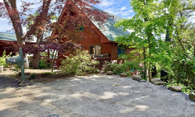 Beaver Shores Casa | Beaver Lake Waterfront - Lakeside Villa