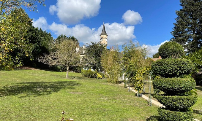 Dange-Saint-Romain Cama Y Desayuno | Bed and breakfast in exceptional setting