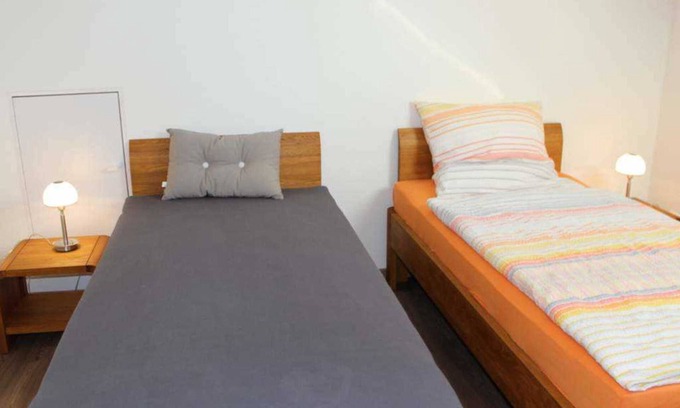 Leer Cabaña | Cama y desayuno D - Casa de huéspedes An der Fehnroute II, 11041