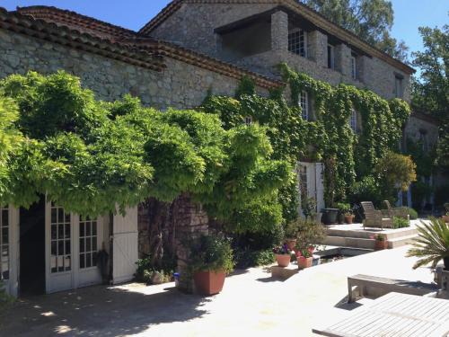 Saint-Paul-en-Foret Cama Y Desayuno | Bed and breakfast Bergerie de Peymeyan