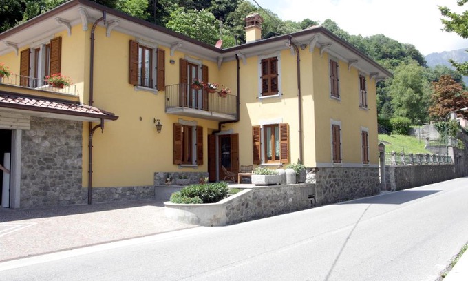 San Giovanni Bianco Cama Y Desayuno | Bed and Breakfast Luna
