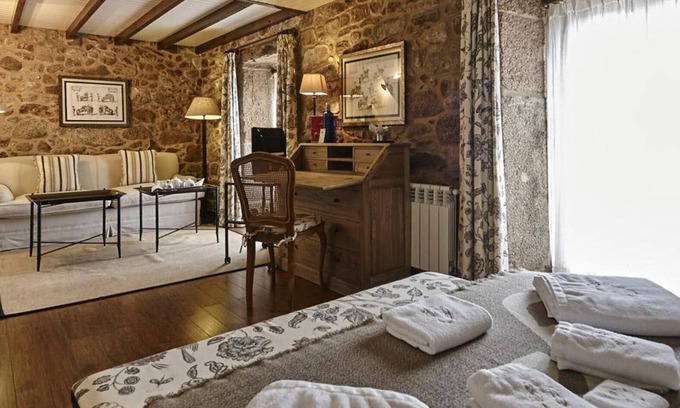 Camariñas Cama Y Desayuno | Alojamiento y desayuno "Alca" con jardín privado y Wi-Fi