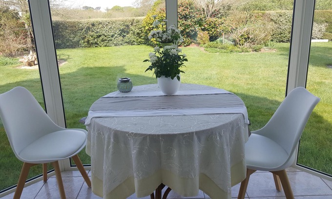 Nevez Casa | alojamiento y desayuno chez josiane calme grand jardin