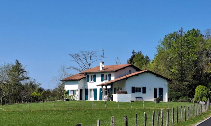 Villefranque Cama Y Desayuno | Bed and breakfast LASCARAY 2 persons
