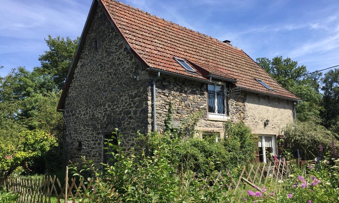 Mauriac Casa | Bed & Breakfast or Gîte near Salers, Puy Mary and Gorges de la Dordogne