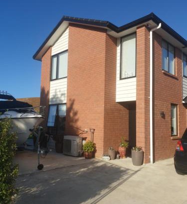 Hamilton Casa | Bed n breakfast on pear tree lane