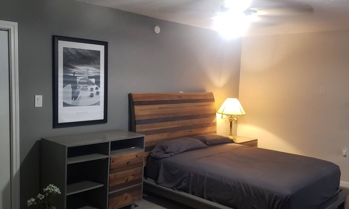 Southbelt/Ellington Casa | Bed room apartment close to downtown