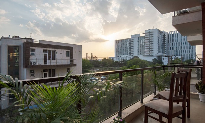 Gurugram Apartamento | BedChambers Service Apartments Sector 38