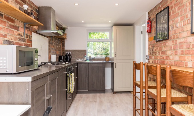 Horsham Casa | Bedford - Stunning Town House with Patio Garden