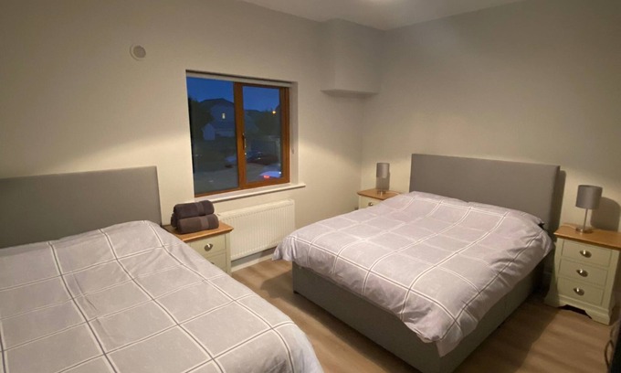 Dromod Casa | Cuádruple-Baño con ducha-Moderno-Vista al patio-Quad-2, room 2