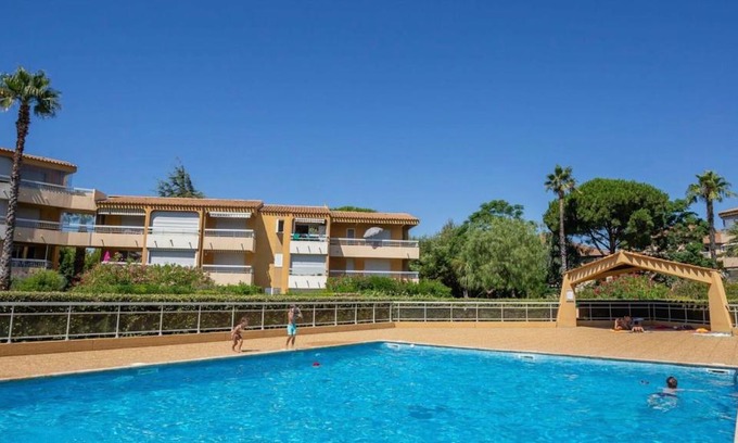 Le Lavandou Apartamento | Bedroom Apartment in Le Lavandou Pool Parking