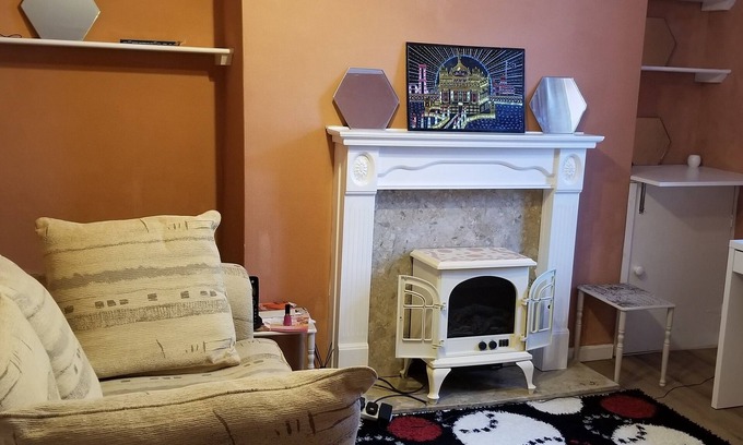Glyncorrwg Casa | Bedroom at Little house in the village