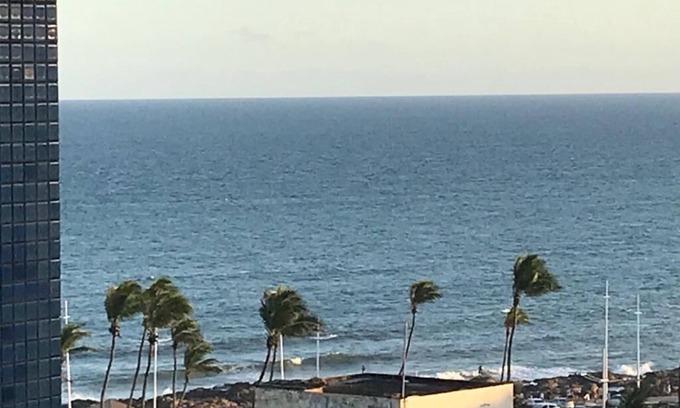 Costa Azul Apartamento | Bedroom & Living Room, Facing the Sea, Spectacular Swimming Pool, Best Edge Point in SSA.