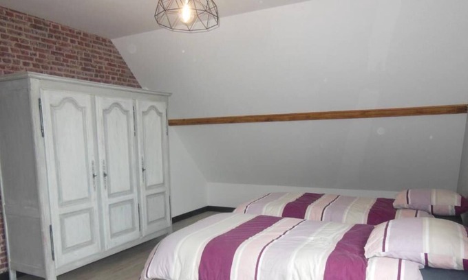 Saint-Ouen-sur-Iton Cama Y Desayuno | Bedroom sleeps 5, fast Wi-Fi