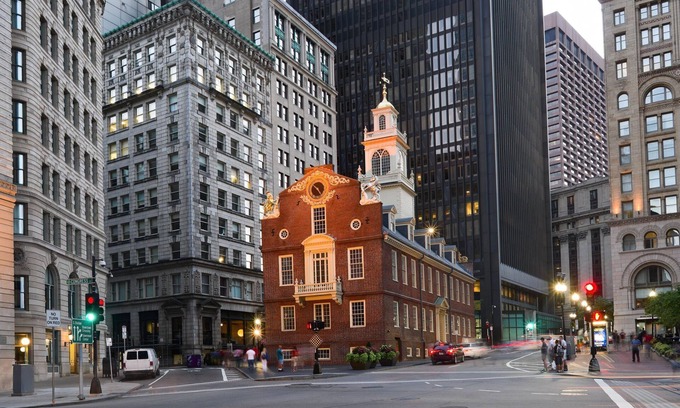 Hyde Square Casa | Bedrooms near Fenway & Downtown Boston