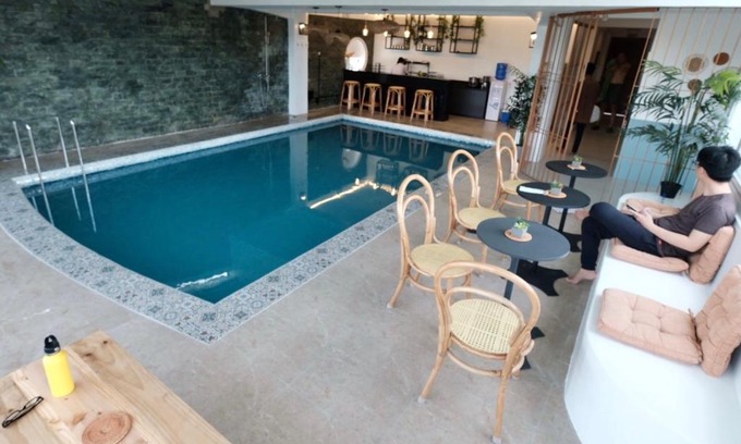 Lapu-Lapu Cama Y Desayuno | Beds & Friends Hostel Mactan with Pool and Bar