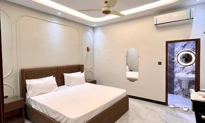 Gulshan-e-Iqbal Hotel | Bedwell Hotel