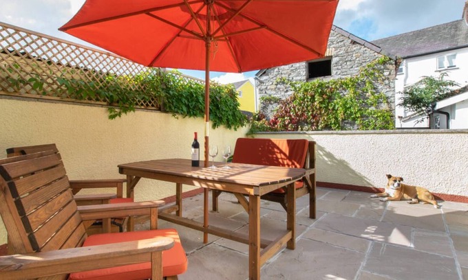 Llandovery Casa | Bedwen Arian in Llandovery