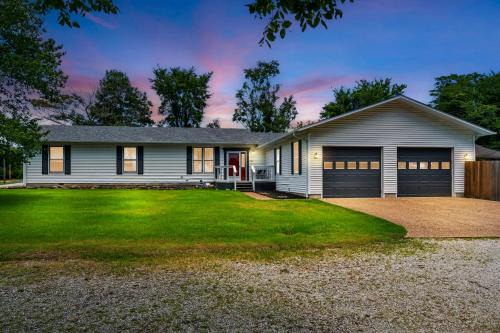 Branson Casa | Bee Creek Poolside