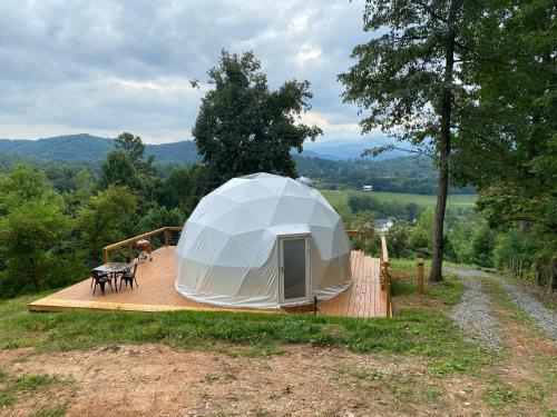 Mars Hill Otro | Bee Our Guest Mountain Top Glamping