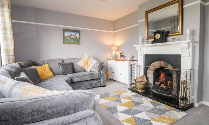 Foxt Casa | BEECHVIEW, family friendly, with open fire in Ipstones