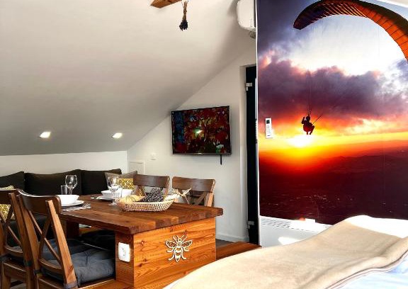 Trzic Apartamento | BeeWood apartment