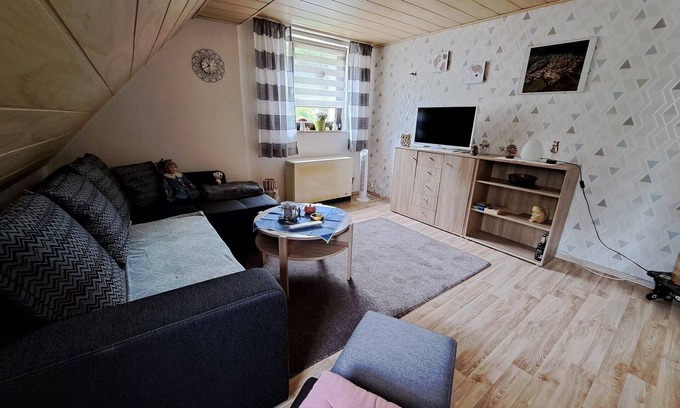 Steinwiesen Apartamento | Behagliche Ferienwohnung 50qm im Obergeschoss mit Garten und Freisitz