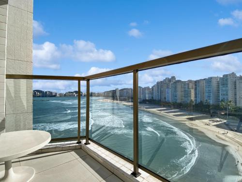 Morro do Maluf Apartamento | Beira mar - 3 Suítes - 1 quarto - AC - Serviço de Praia