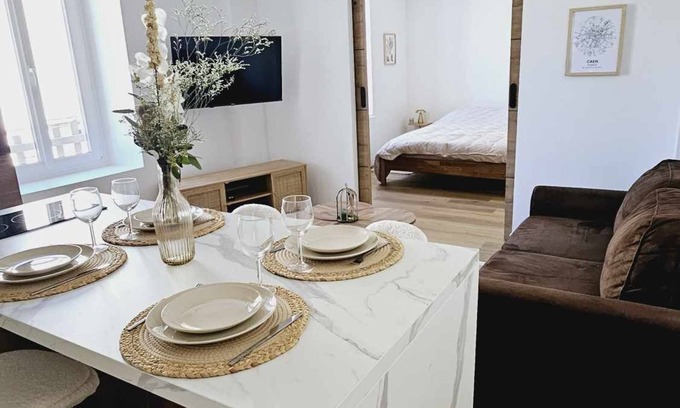 Troarn Apartamento | Apartamento-L'hortensia-Moderno-Baño privado con bañera-Terraza