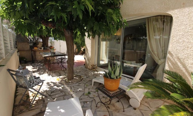 Portiragnes-Plage Apartamento | Bel Appartement climatisé de plain pied 80m de la mer grand séjour 2 chambres belle terrasse LXRM3