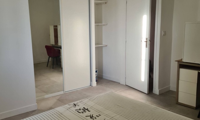Route de Beaucaire Apartamento | Bel Appartement Refait à Neuf à 15 min du Centre de Nîmes
