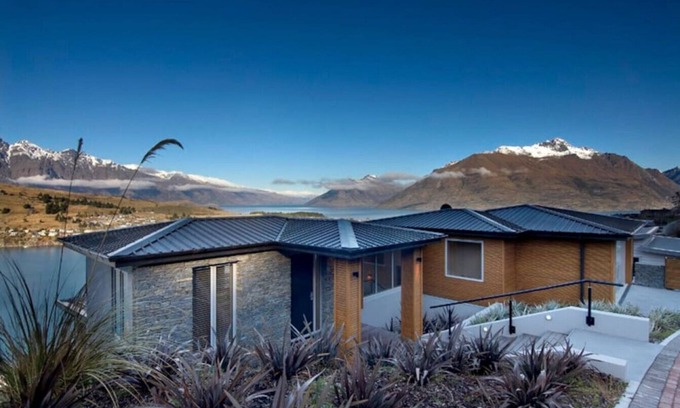 Queenstown Villa | Bel Lago - lujosa casa de vacaciones independiente con piscina de hidromasaje y sauna
