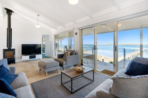 Nangkita Casa | Beladura - 35 Goolwa Channel Drive Hindmarsh Island - Linen Included